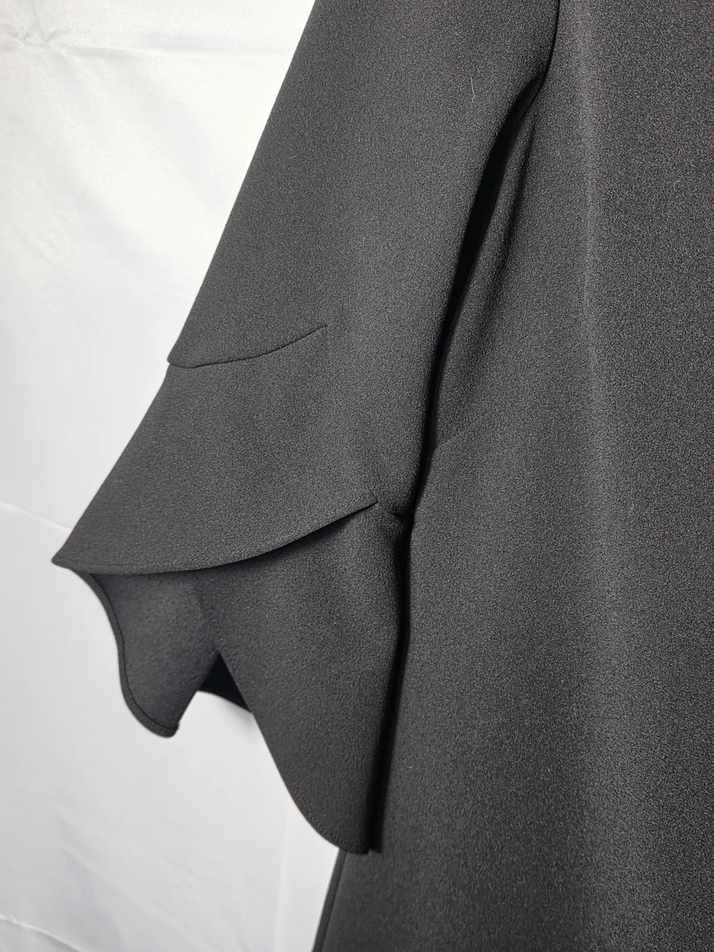 Vince Camuto Black Midi Dress with Ruffle Bell Sleeves Like New 6